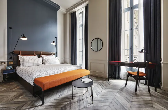 Biggy, Queen Bed, Terrace، The Hoxton Paris 1/6