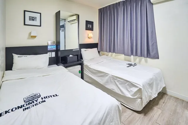 Twin Beds, Ekonomy Hotel Incheon 2/10