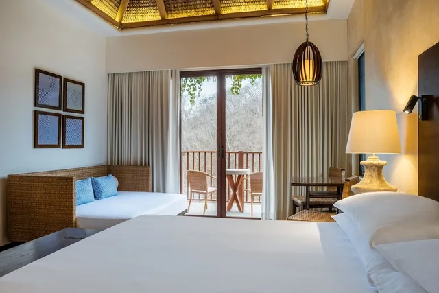 غرفة سوبيريور بسرير كينج بإطلالة على الجبل بشرفة مع أريكة، Delta Hotels Marriott Riviera Nayarit, An All Inclusive Resort 2/6