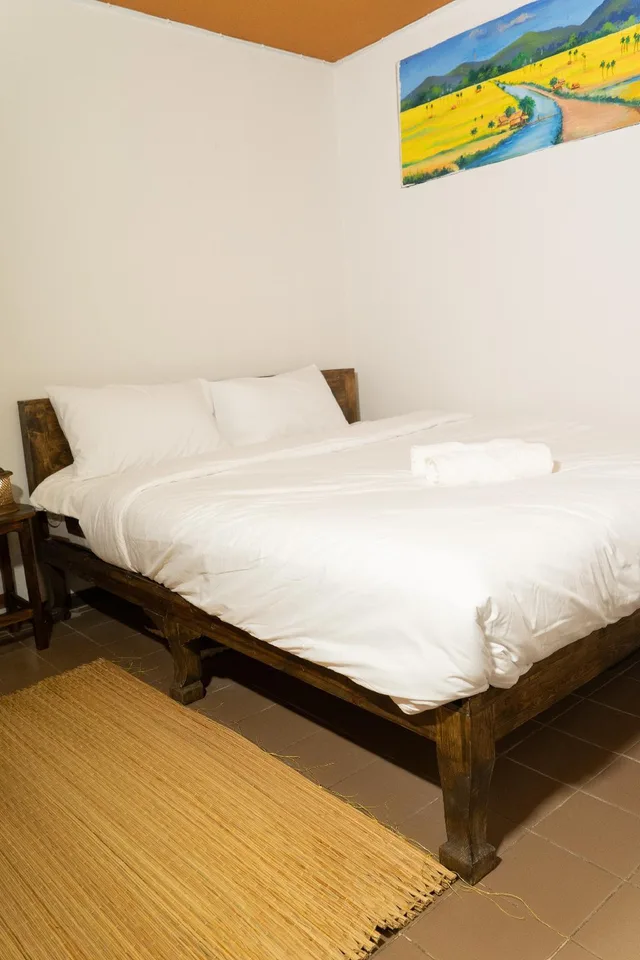 غرفة قياسية بسرير مزدوج، Past Tense Hostel 2/2