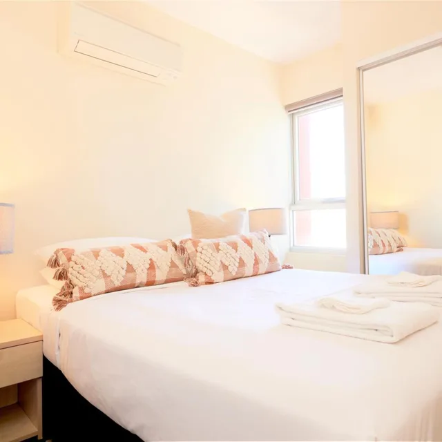 Spacious Family Apartment, Arrow On Swanston 2/6
