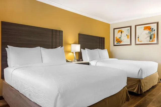 غرفة بسريرين كوين لذوي الإعاقة، Best Western Plus Orange County Airport North 3/4