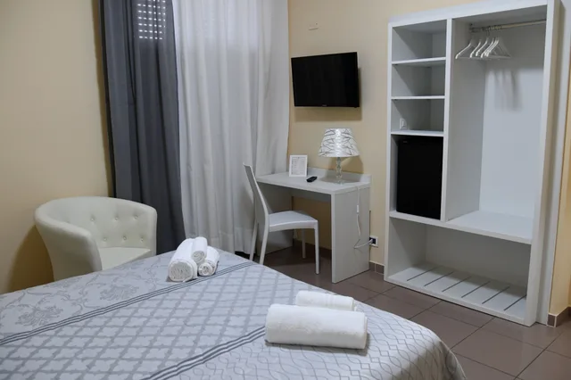 غرفة قياسية بسرير كوين، Villa Romana 6/10