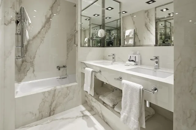 غرفة كلاسيكية بسرير مزدوج بإطلالة على البحر بشرفة، Hotel De Londres Y De Inglaterra 6/6