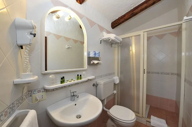 غرفة قياسية، Hotel L Esagono 4/5