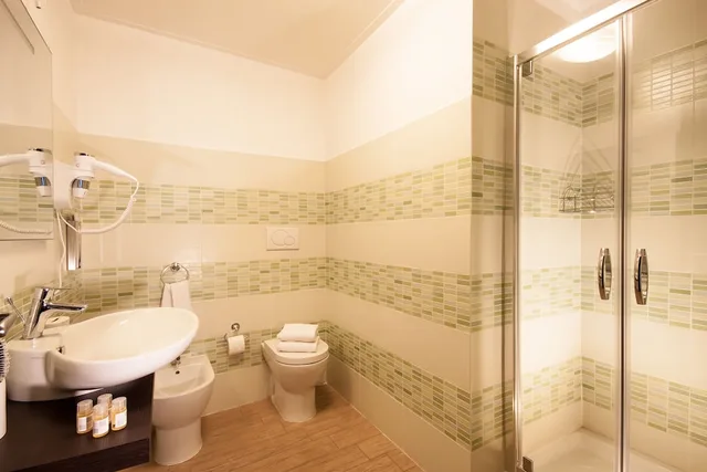غرفة رباعية، Rome King Suite 2/2