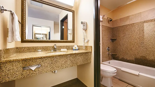 غرفة قياسية بسريرين كوين، Best Western Territorial Inn & Suites 3/5