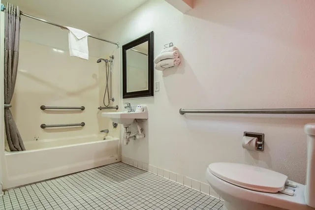 غرفة رباعية للمدخنين، Motel6 Bakersfield, CA - Airport 8/10