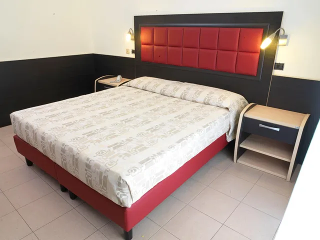 غرفة بسرير مزدوج بشرفة، Hotel Arno Rimini 1/8