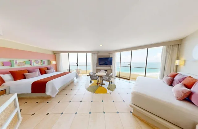 Sun Club, Family Suite, King Bed, Ocean Front, Sofa، Sunscape Dorado Pacifico Resort And Spa 1/2