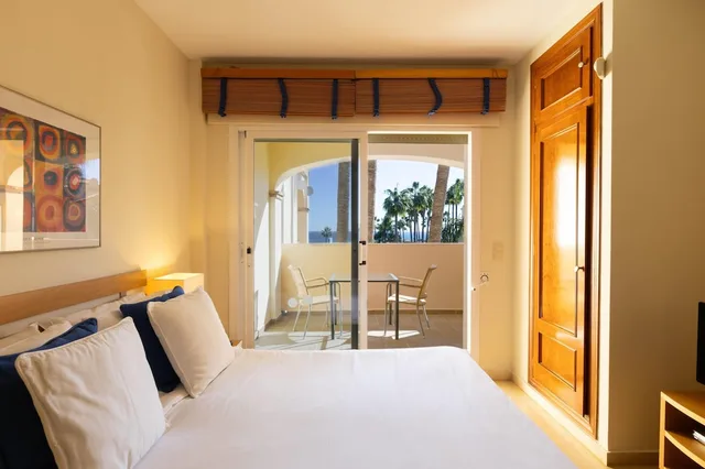 جناح جونيور ديلوكس بسرير كوين بإطلالة على البحر، Wyndham Grand Costa del Sol 1/2