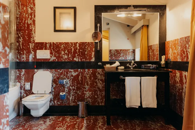 جناح جونيور، Palazzo Guiscardo 8/9
