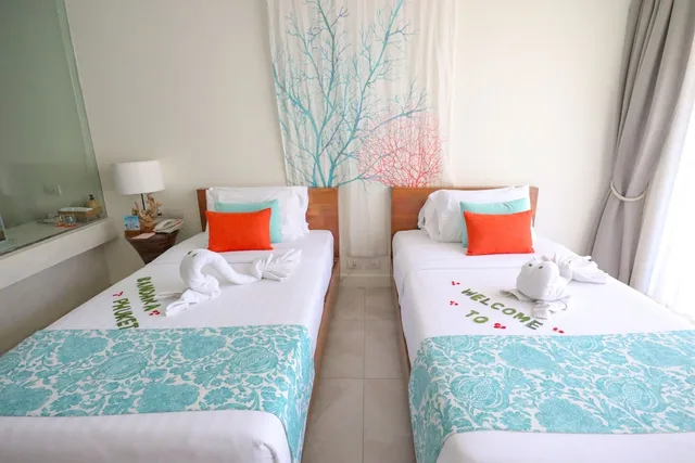 غرفة ديلوكس بشرفة، Bandara Beach Resort, Phuket 7/17