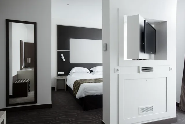 جناح بريفيليج بسرير كينج بشرفة، Hotel De Grignan 1/1