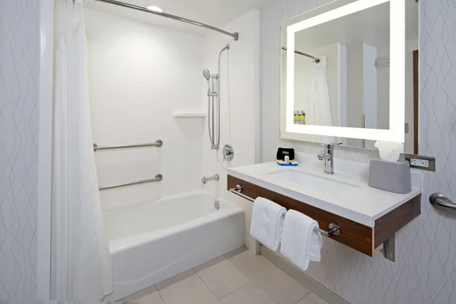 جناح بسرير كينج لذوي الإعاقة، Holiday Inn Express Hotel Suites ATASCADERO 6/6