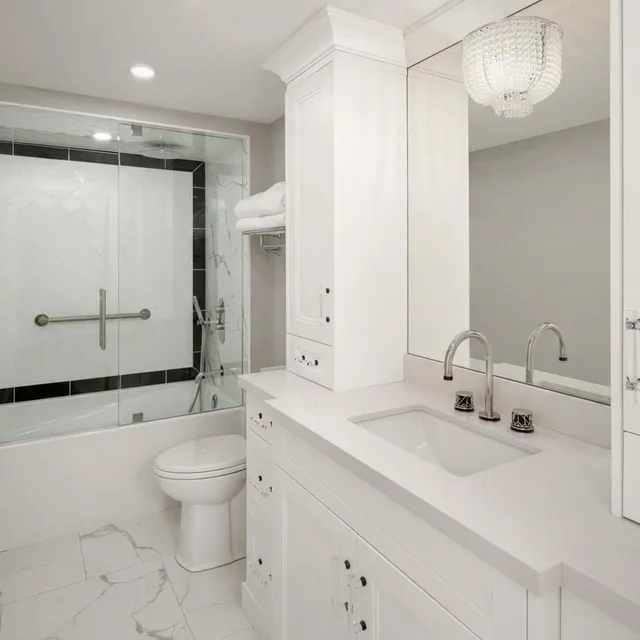 2 Rooms, Suite, 2 King Beds, Canadian Falls View, 2 Bathrooms، Embassy Suites By Hilton Niagara Falls Fallsview 3/3