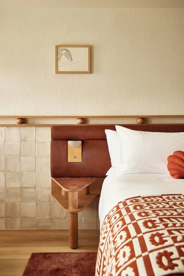 Courtyard, King Bed، The Beachside At Nantucket 5/7