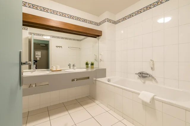 غرفة بريستيج بسرير كينج، Le Central Boutique Hotel Beaune Centre 4/5