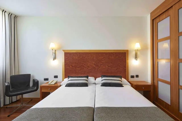 Standard, Twin Beds, Exe Plaza Delicias 4/9
