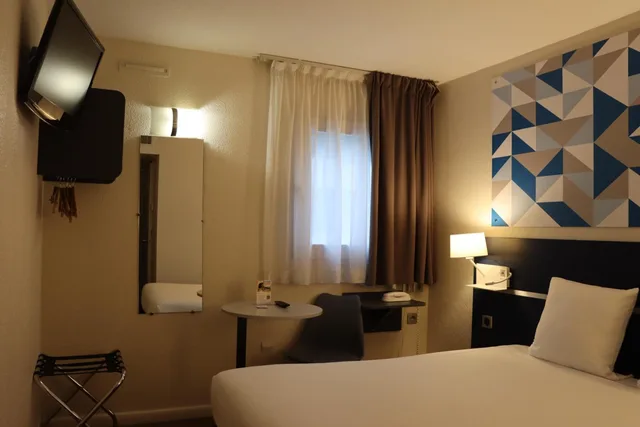 Room, 4 Beds, Comfort Hotel Paris Porte d Ivry 2/4