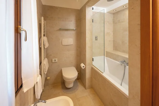 غرفة ديلوكس رباعية بسرير مزدوج وسرير بطابقين، Villa Betania 2/3
