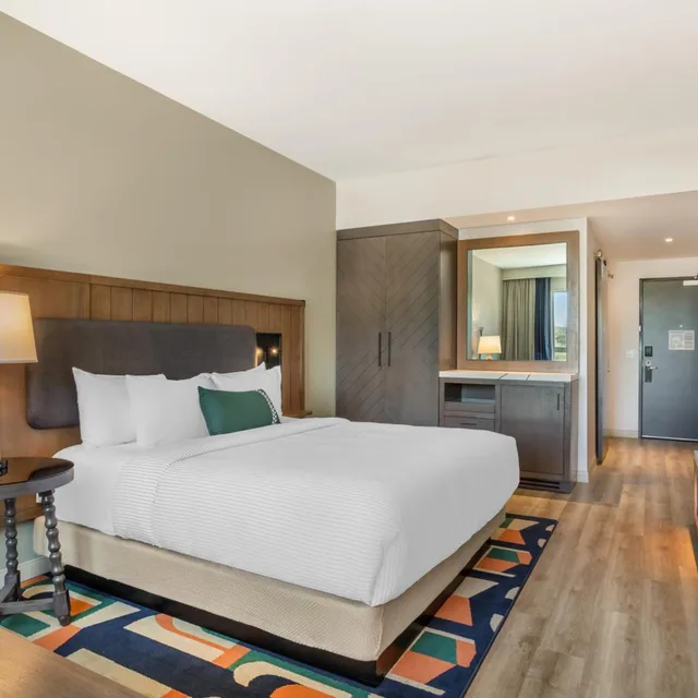 Superior, King Bed, Pool View, Cambria Hotel Templeton - Paso Robles 1/5
