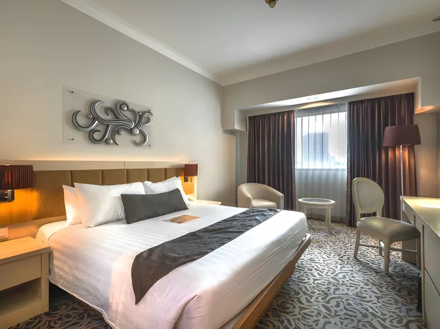 غرفة ديلوكس بسرير كينج وسريرين منفصلين، Verwood Hotel & Service Residence 1/1