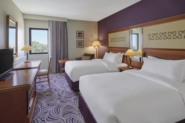 جناح بسرير كينج بغرفة نوم واحدة بمنطقة جلوس، هوليداي إن تبوك(Holiday Inn Tabuk) 1/10