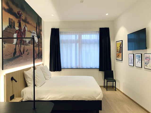 غرفة فاخرة، Comic Art Hotel 2/5