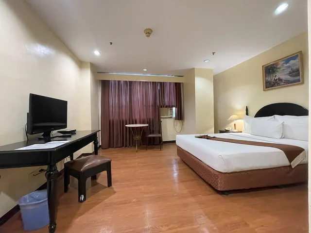 Deluxe, Golden Peak Hotel and Suites powered by Cocotel 5/10