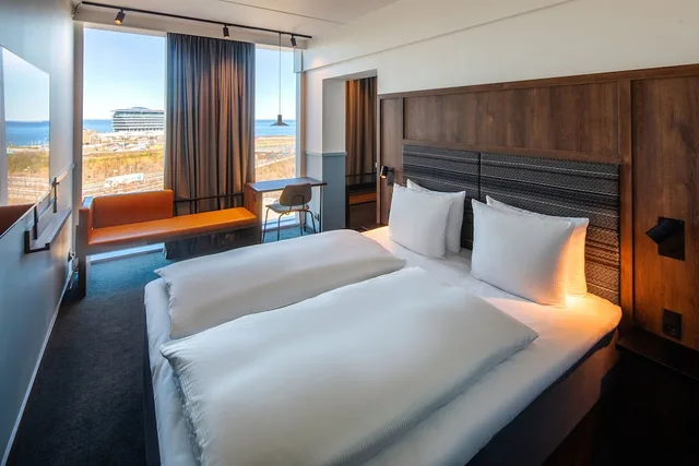 Superior, Family, 1 Queen and 1 Bunk Bed, Comfort Hotel Copenhagen Airport 2/5