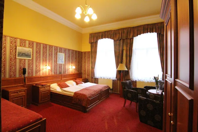 غرفة ثلاثية، Old Prague Hotel 2/10