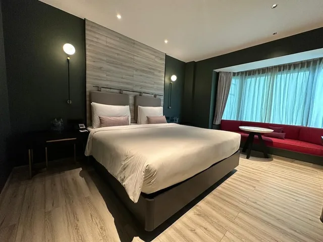 غرفة بريميوم بسرير كينج، Vivanta Meghalaya, Shillong 2/3