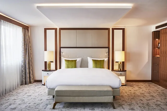 جناح تنفيذي بسرير كينج، Kempinski Hotel Corvinus Budapest 8/10