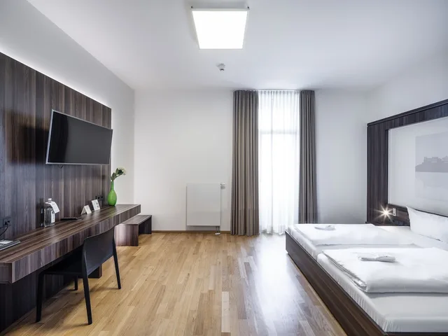 غرفة بسرير كينج بشرفة، SEVENDAYS HOTEL BOARDINGHOUSE 7/10