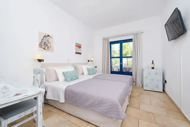 غرفة سوبيريور بسرير مزدوج، Mathios Village 1/10