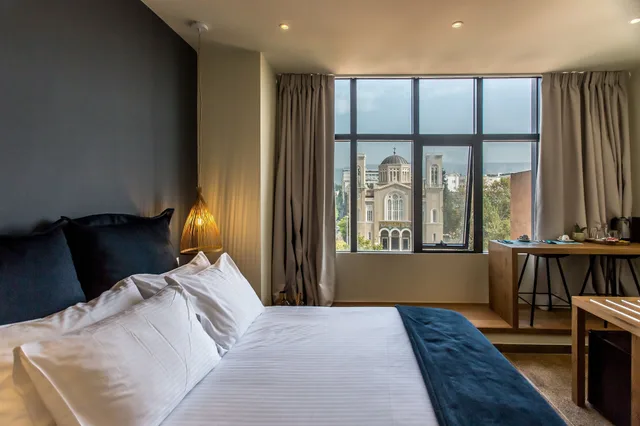 Junior Suite, Queen Bed, Metropolis View، Ciel Living Athens 2/4