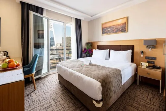 غرفة اقتصادية بسرير كوين بإطلالة على المدينة، Hotel Boursier 1 & Spa 4/5