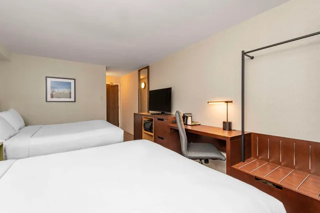 غرفة بسريرين مزدوجين، Comfort Inn Fredericton 1/6