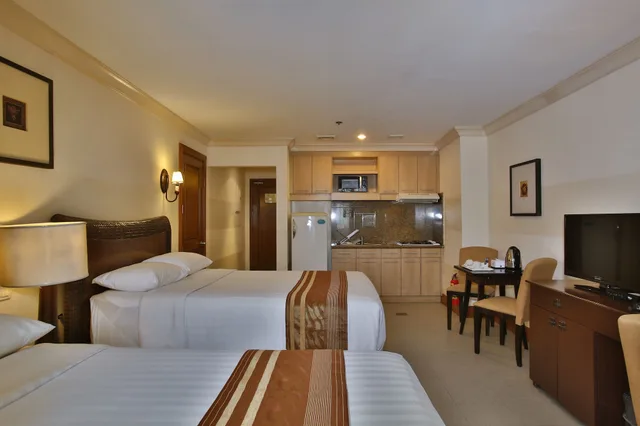 جناح بسرير مزدوج وسرير فردي بغرفة نوم واحدة، Crown Regency Suites Mactan 3/10