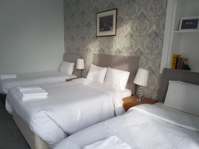 غرفة عائلية بأربعة أسرّة، Mcinnes House Hotel 1/2