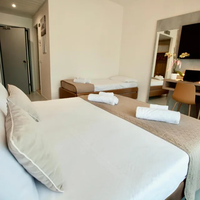 غرفة ديلوكس ثلاثية بإطلالة على البحر، Hotel Maestri 2/10