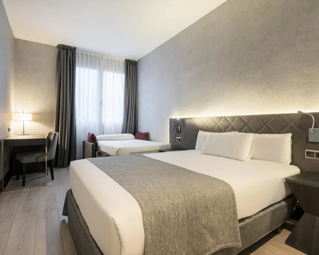 غرفة بسرير مزدوج أو سريرين منفصلين مع سرير إضافي، Ilunion Bel Art Hotel 4/9