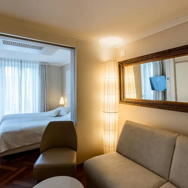 جناح جونيور بإطلالة على النهر، Hotel des Balances 5/7