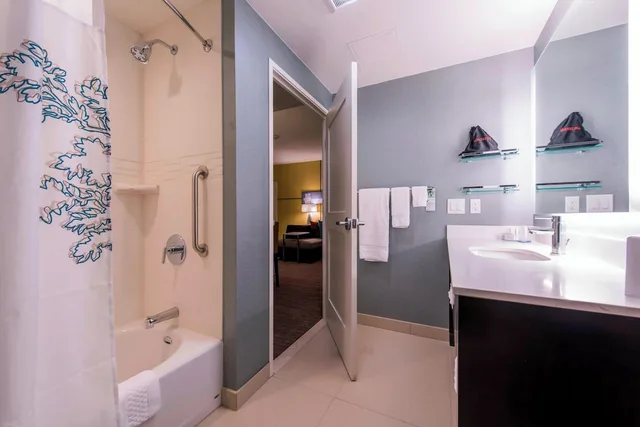 جناح بسرير كينج بغرفة نوم واحدة مع أريكة لذوي الإعاقة، Residence Inn Nashua 7/9