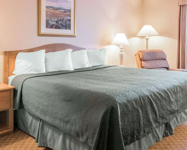 Room, Double Bed, Quality Inn & Suites Monroe 1/5