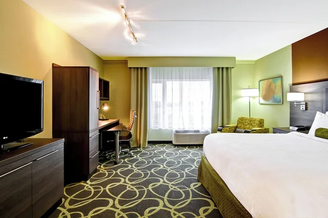استوديو بسرير كينج مع أريكة، Towneplace Suites Kincardine 2/4