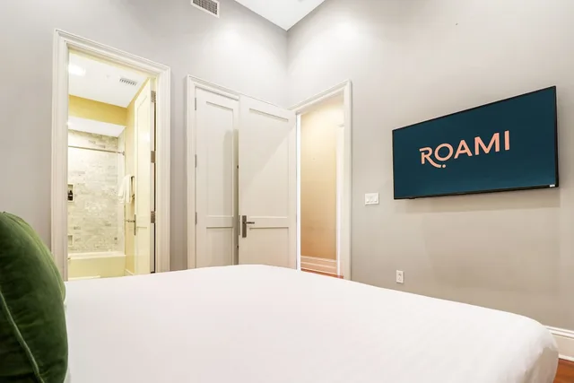 Adjoining, Apartment, 4 Beds, 2 King Beds, 2 Queen Beds, 2 Sofa، Factors Row by Sextant 6/10