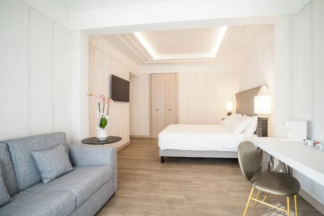 1 Bedroom, Park, Junior Suite, Queen Bed, Sofa، Splendido Bay Luxury Spa Resort 4/4