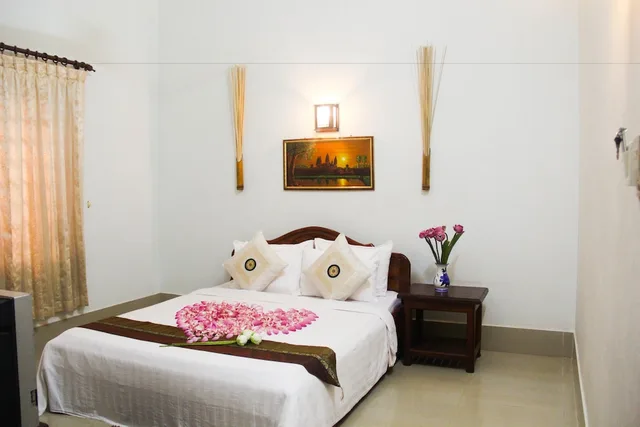 Room, Queen Bed, with Fan, Tropical Breeze Guesthouse 1/4